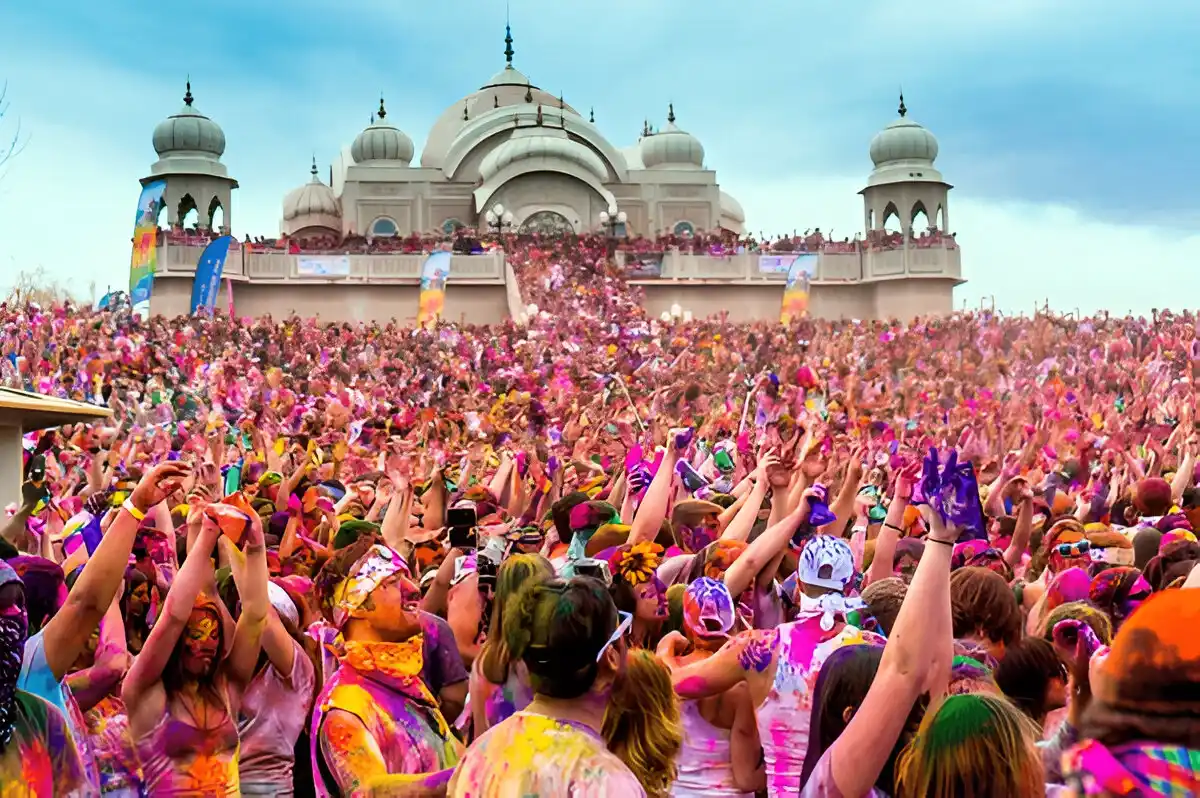 You are currently viewing India’s Travel Industry Is Booming in 2025 — But Can It Sustain the Surge?