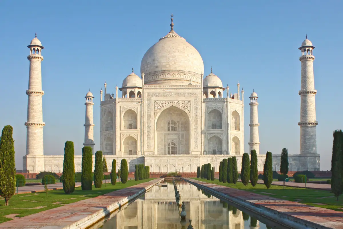 Read more about the article 🌅 Taj Mahal Tour from Delhi in One Day – A Journey Worth Waking Up For